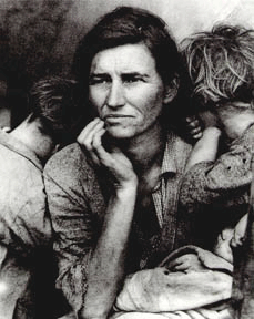 Migrant woman with her two children. 